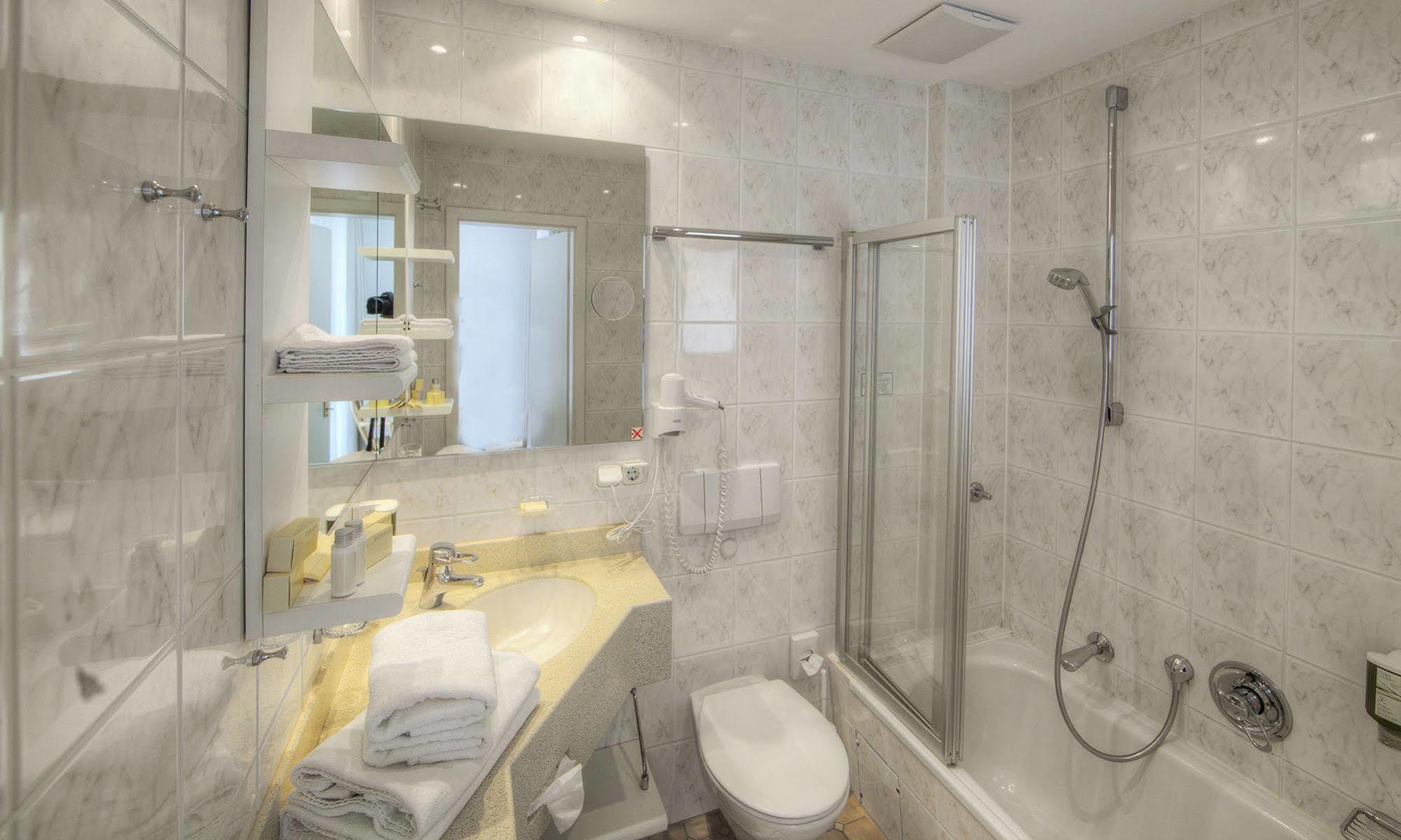 טימנדורפר שטרנד Hotel Ancora מראה חיצוני תמונה