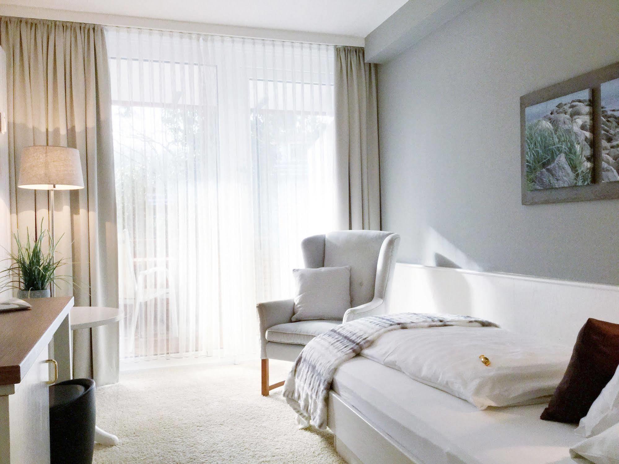 טימנדורפר שטרנד Hotel Ancora מראה חיצוני תמונה